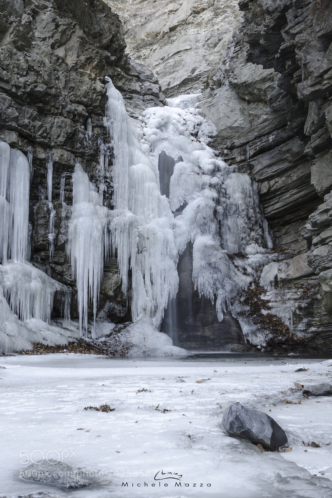 Nikon D5100 sample photo. Frozen cascade photography