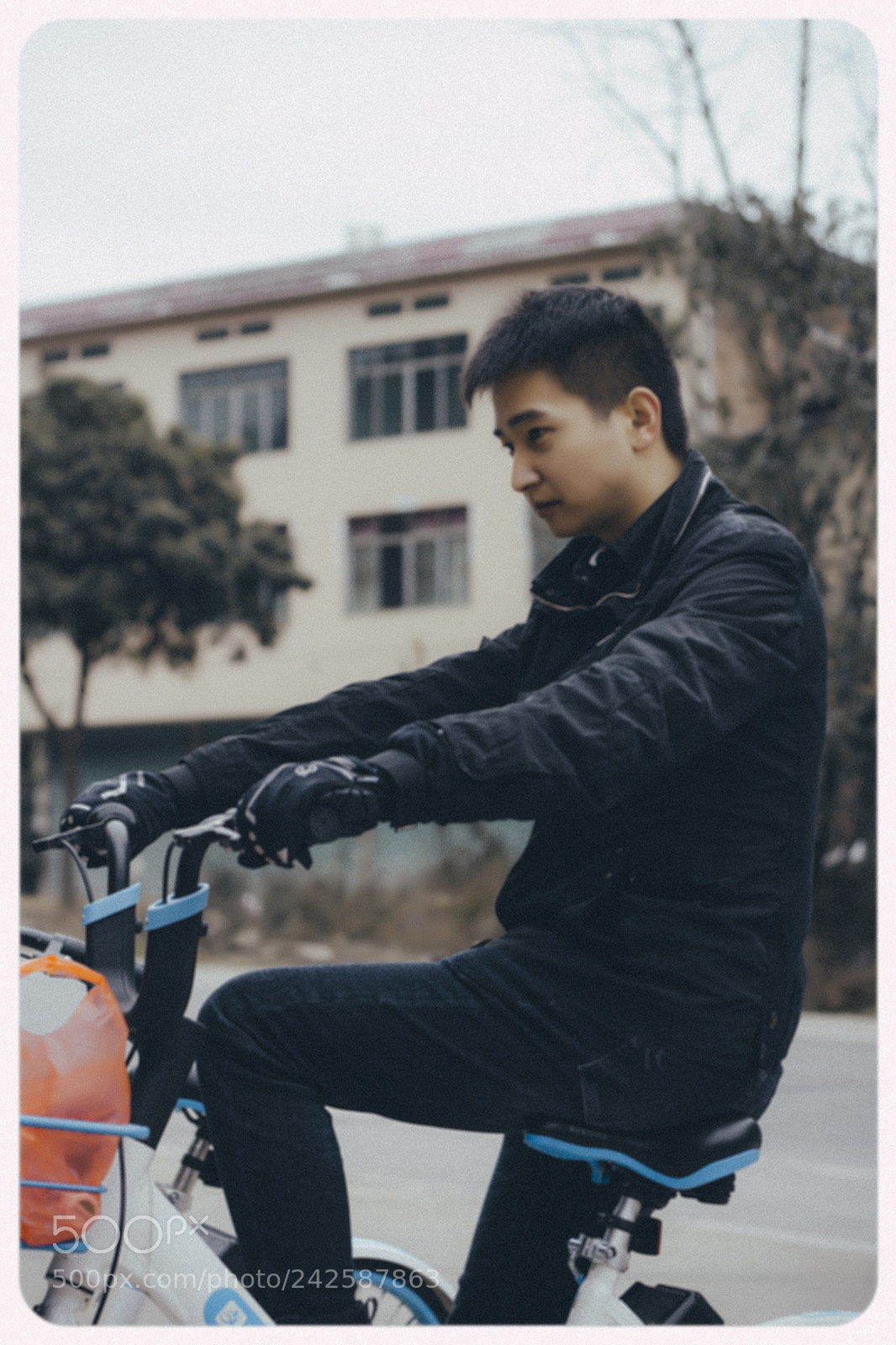 Canon EOS 60D sample photo. Street photo: cycling photography