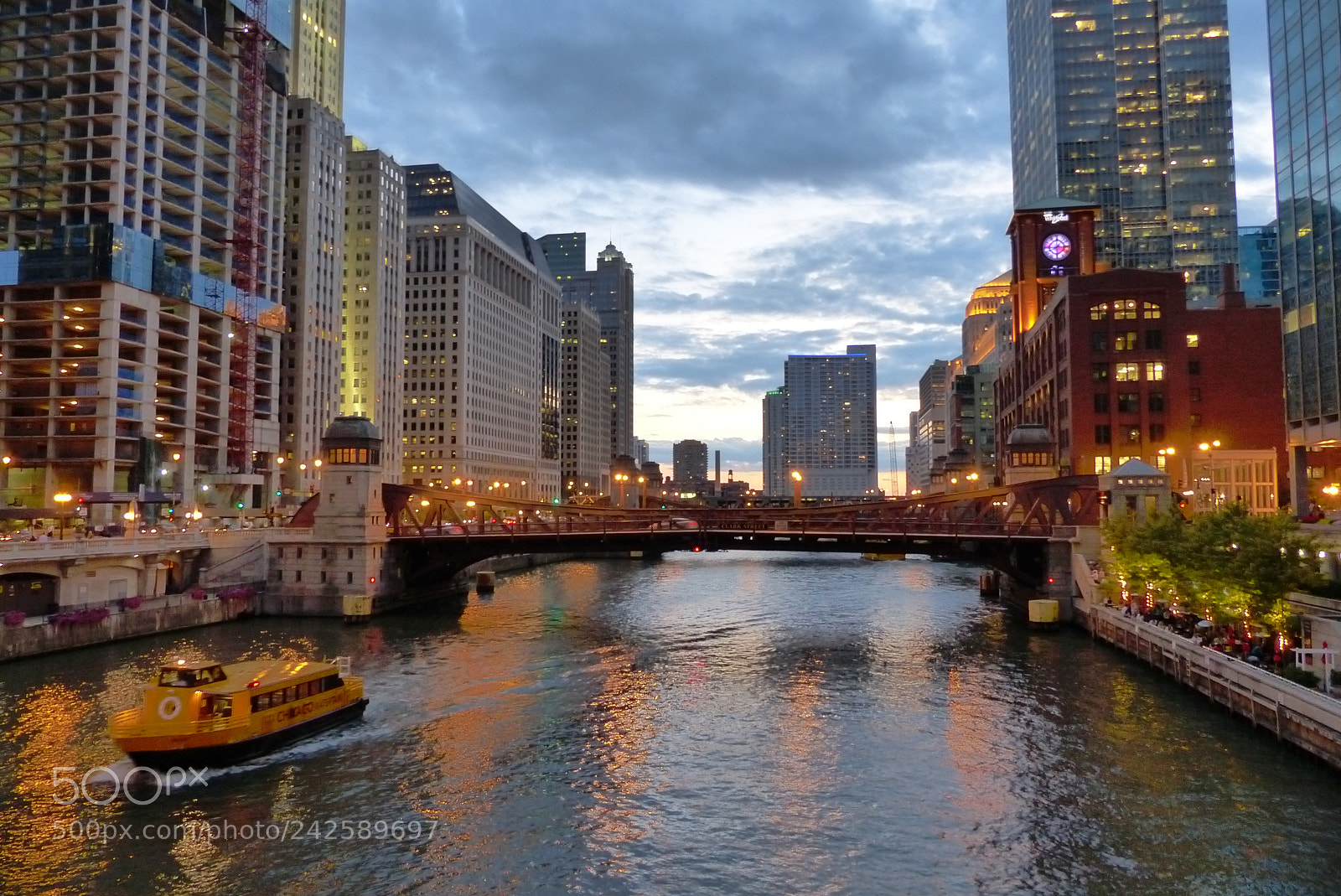 Panasonic Lumix DMC-FZ200 sample photo. Sunset chicago scene photography