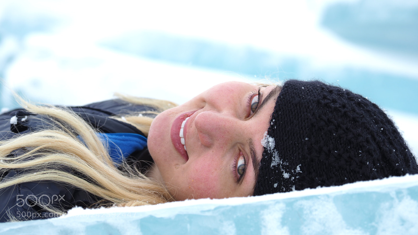 Olympus OM-D E-M1 Mark II sample photo. Eyes in the ice photography
