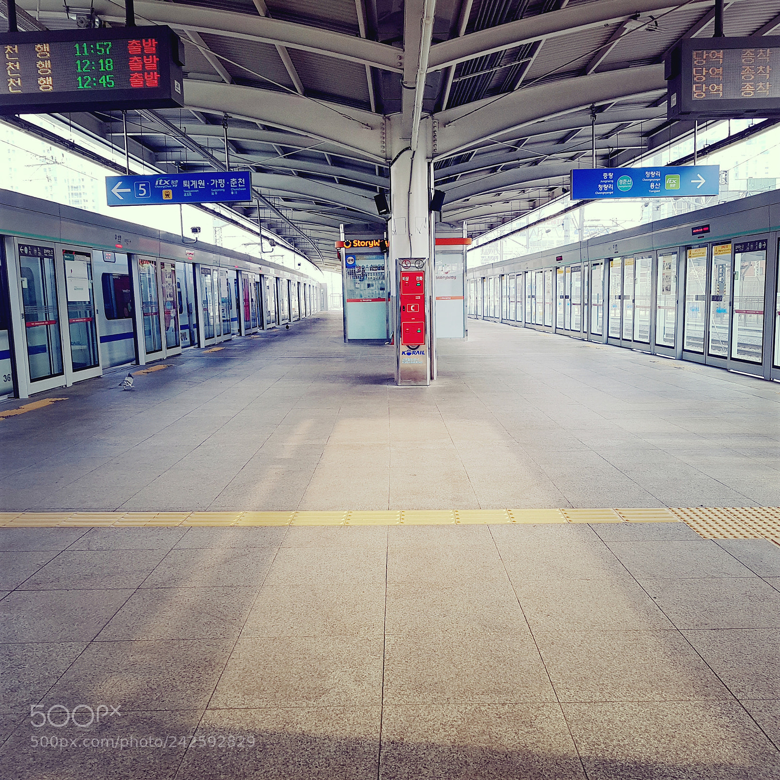 Samsung Galaxy S7 sample photo. Sangbong subway station photography