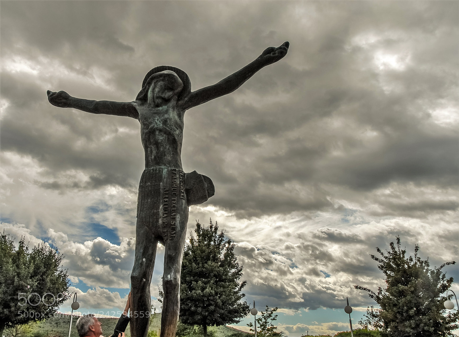 Nikon D200 sample photo. Reaching for the miraculous photography