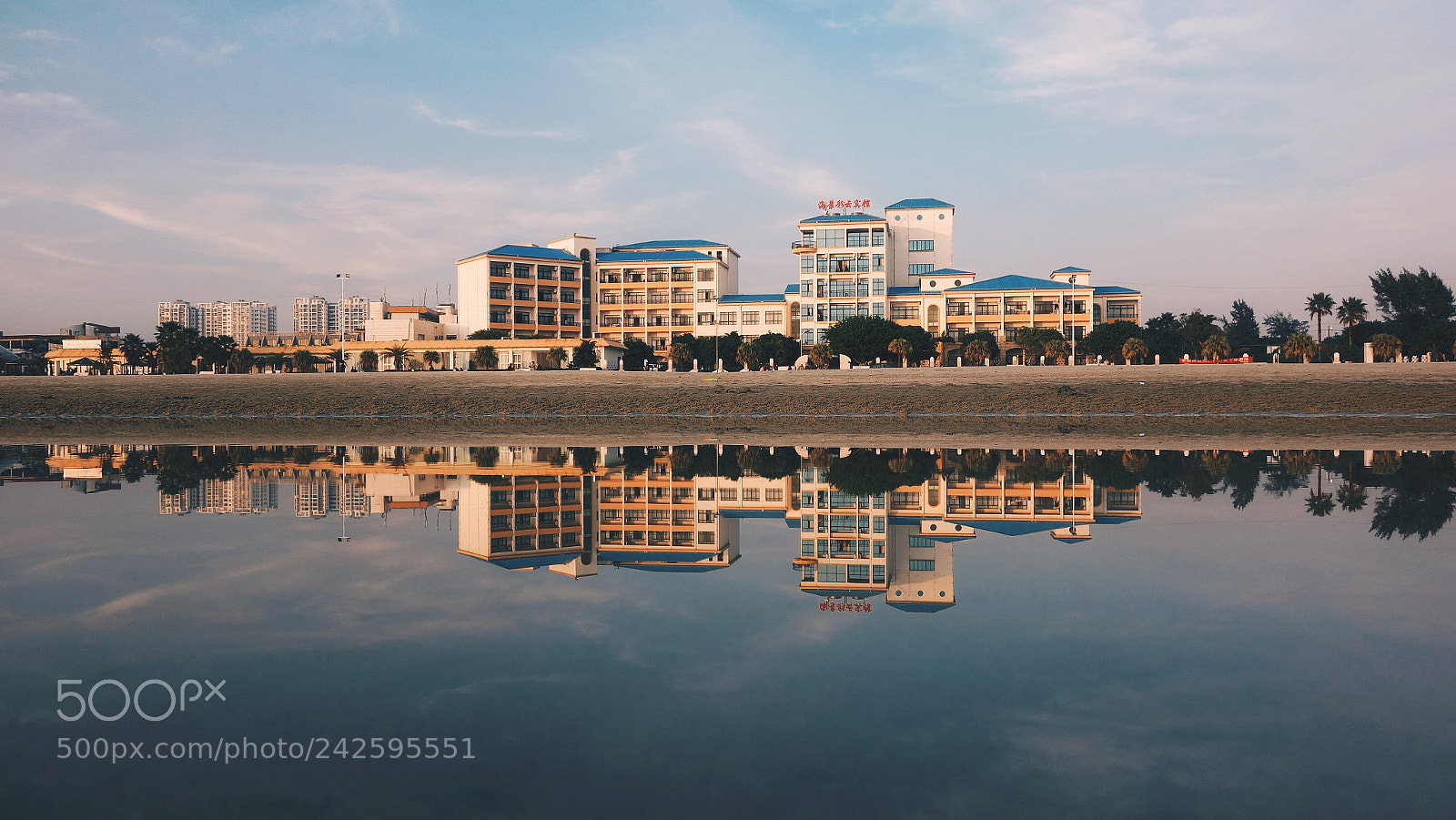 Sony Cyber-shot DSC-RX100 sample photo. The reflection of the photography