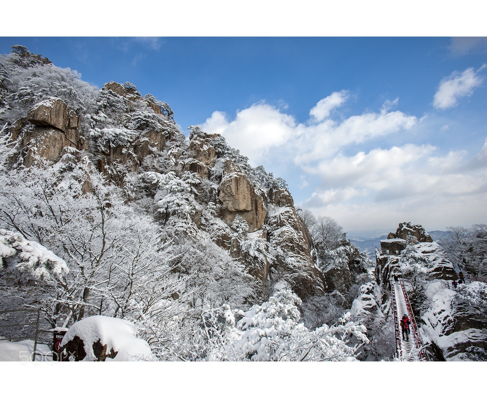 Canon EOS-1Ds Mark III sample photo. Dawdeun mountain snow falls photography