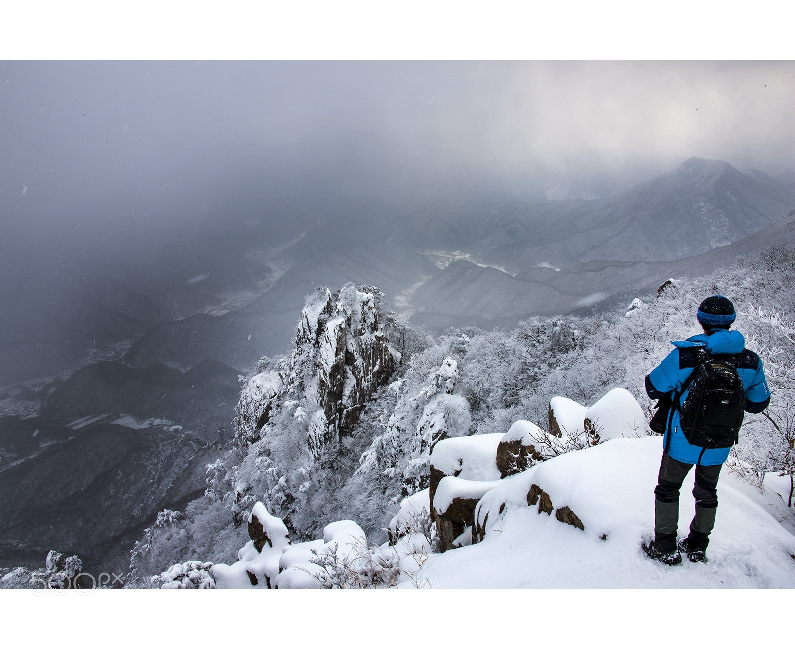 Canon EOS-1Ds Mark III sample photo. Dawdeun mountain snow falls photography