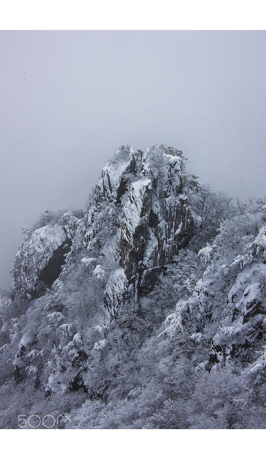 Canon EOS-1Ds Mark III sample photo. Dawdeun mountain snow falls photography