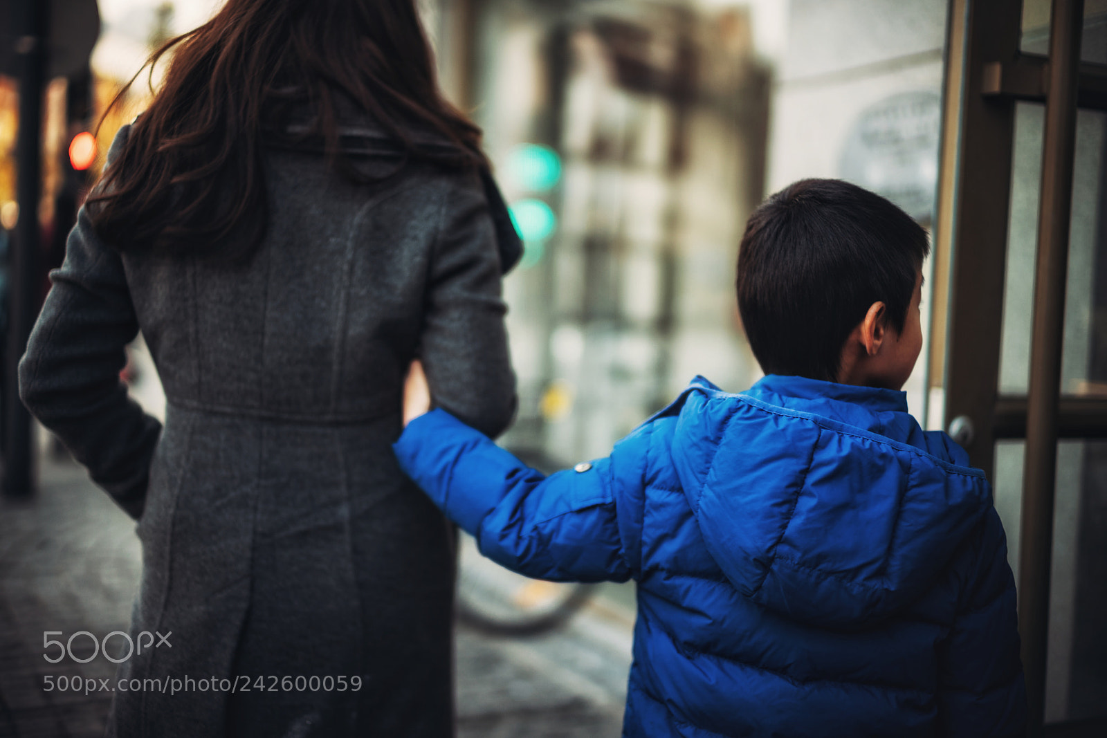 Sony a7 II sample photo. Look there mom!  photography