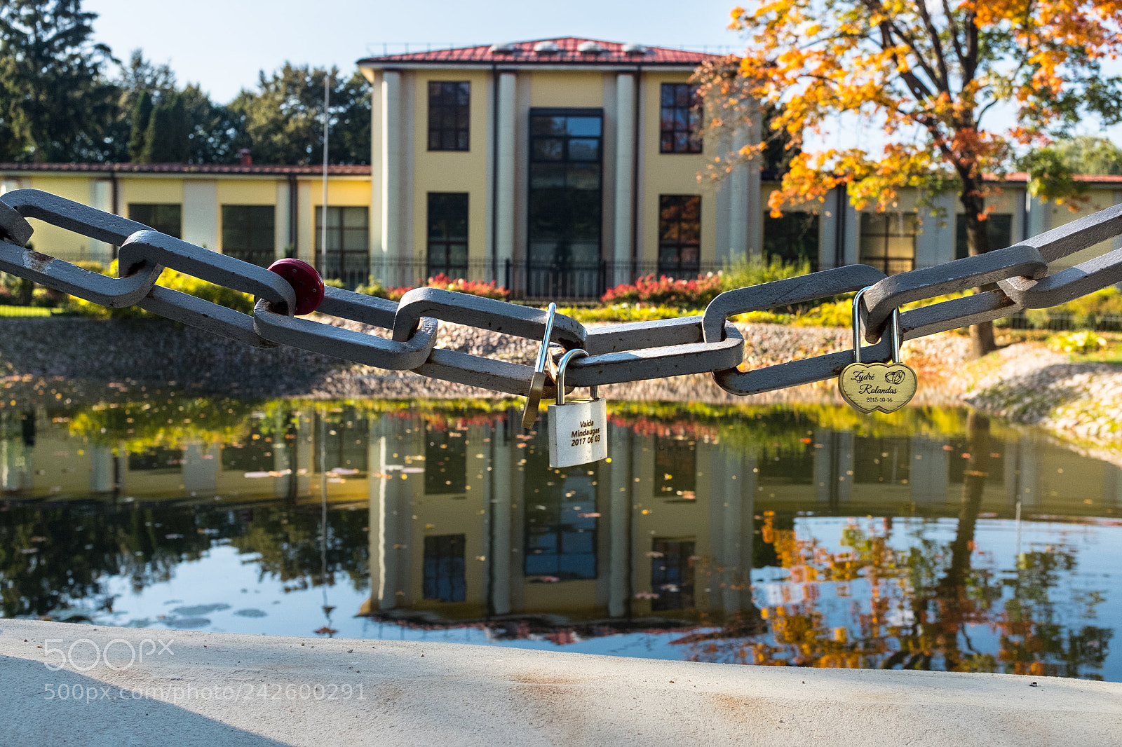 Fujifilm X100T sample photo. Building in bernardine gardens photography