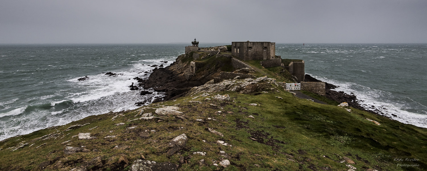 Nikon D810 + Nikon AF-S Nikkor 16-35mm F4G ED VR sample photo. Pointe de kermorvan photography