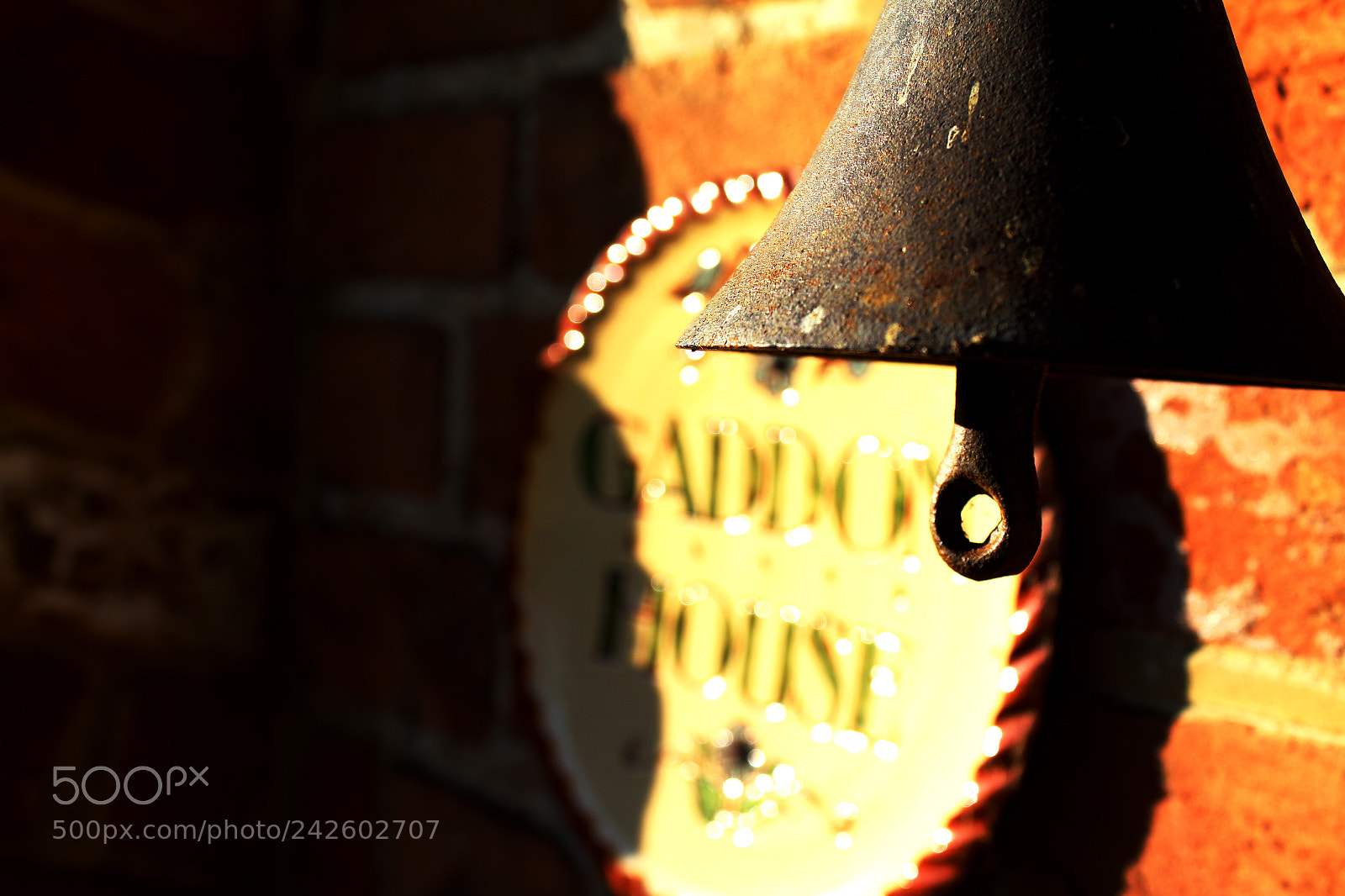 Canon EOS 1300D (EOS Rebel T6 / EOS Kiss X80) sample photo. Rusting photography