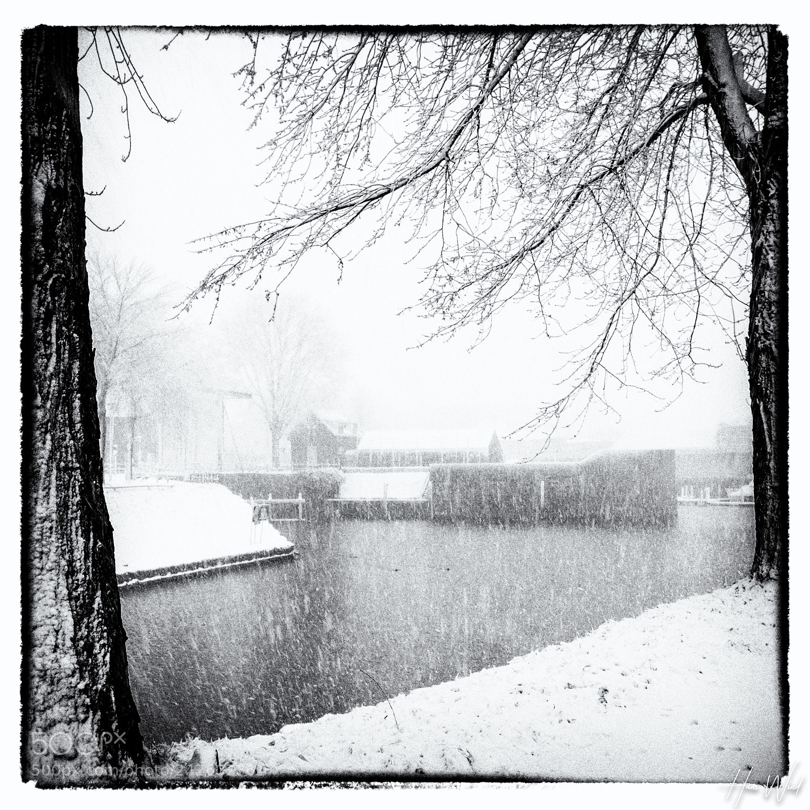 Sony Cyber-shot DSC-RX100 III sample photo. Snow at the citadel photography