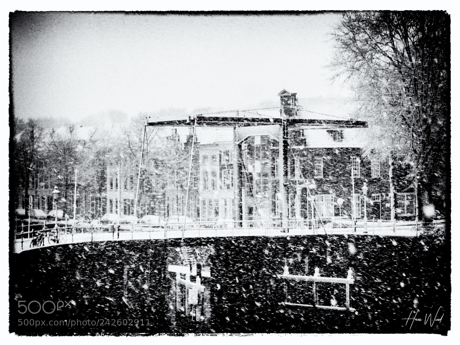 Sony Cyber-shot DSC-RX100 III sample photo. Snow at the citadel photography