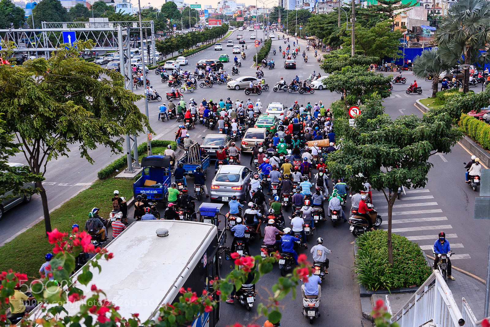 Canon EOS 40D sample photo. Trafic jam in vietnam photography
