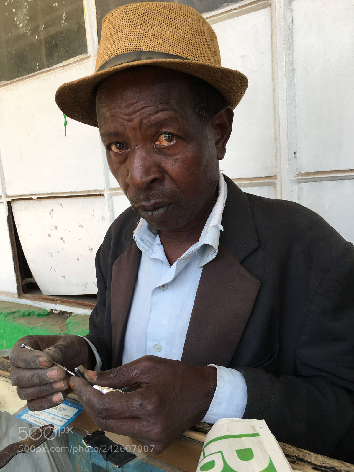 Apple iPhone 6s Plus sample photo. My watchmaker in ongata photography