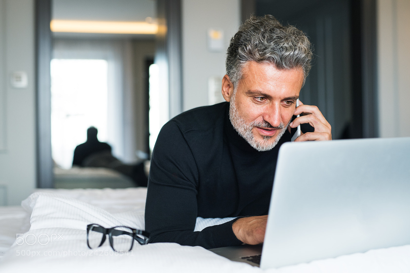 Nikon D5 sample photo. Mature businessman with smartphone photography
