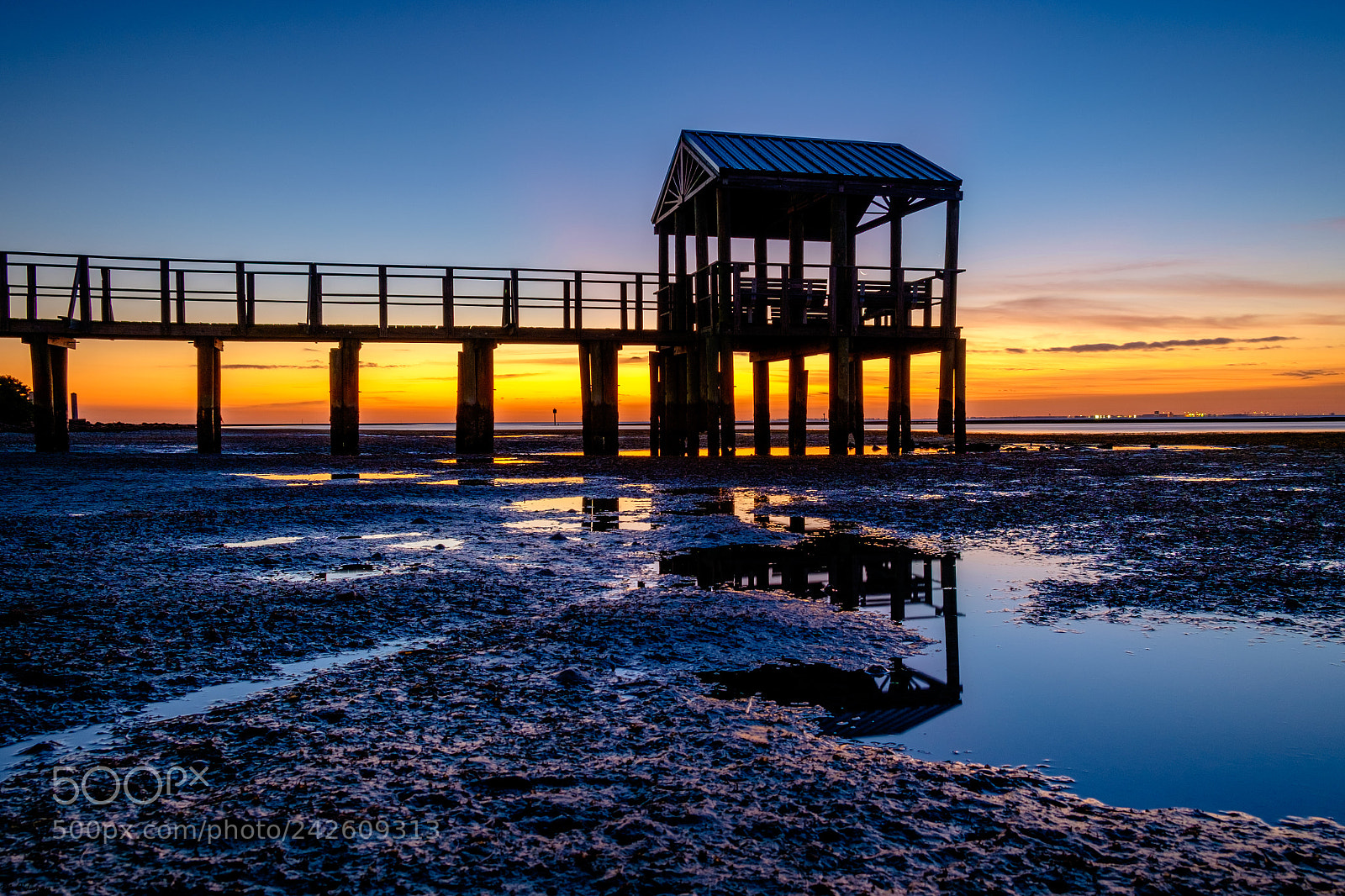 Fujifilm X-T1 sample photo. Slipping blue hour.. photography