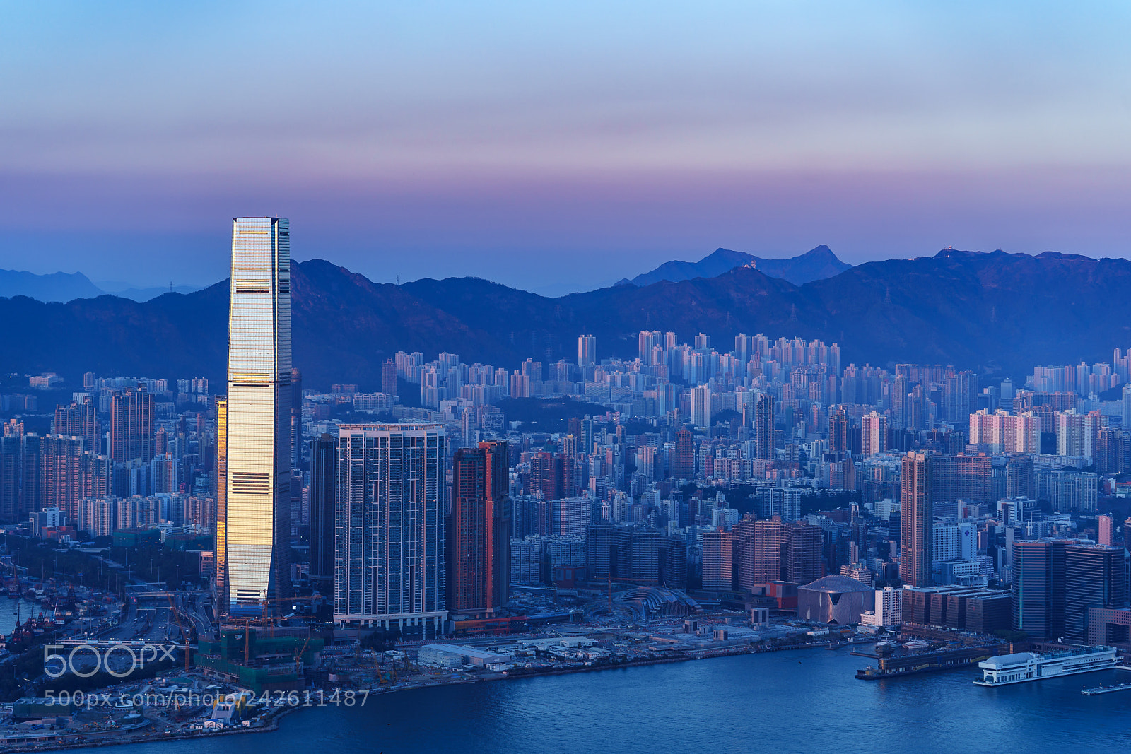 Sony a7 II sample photo. Hong kong icc tower photography