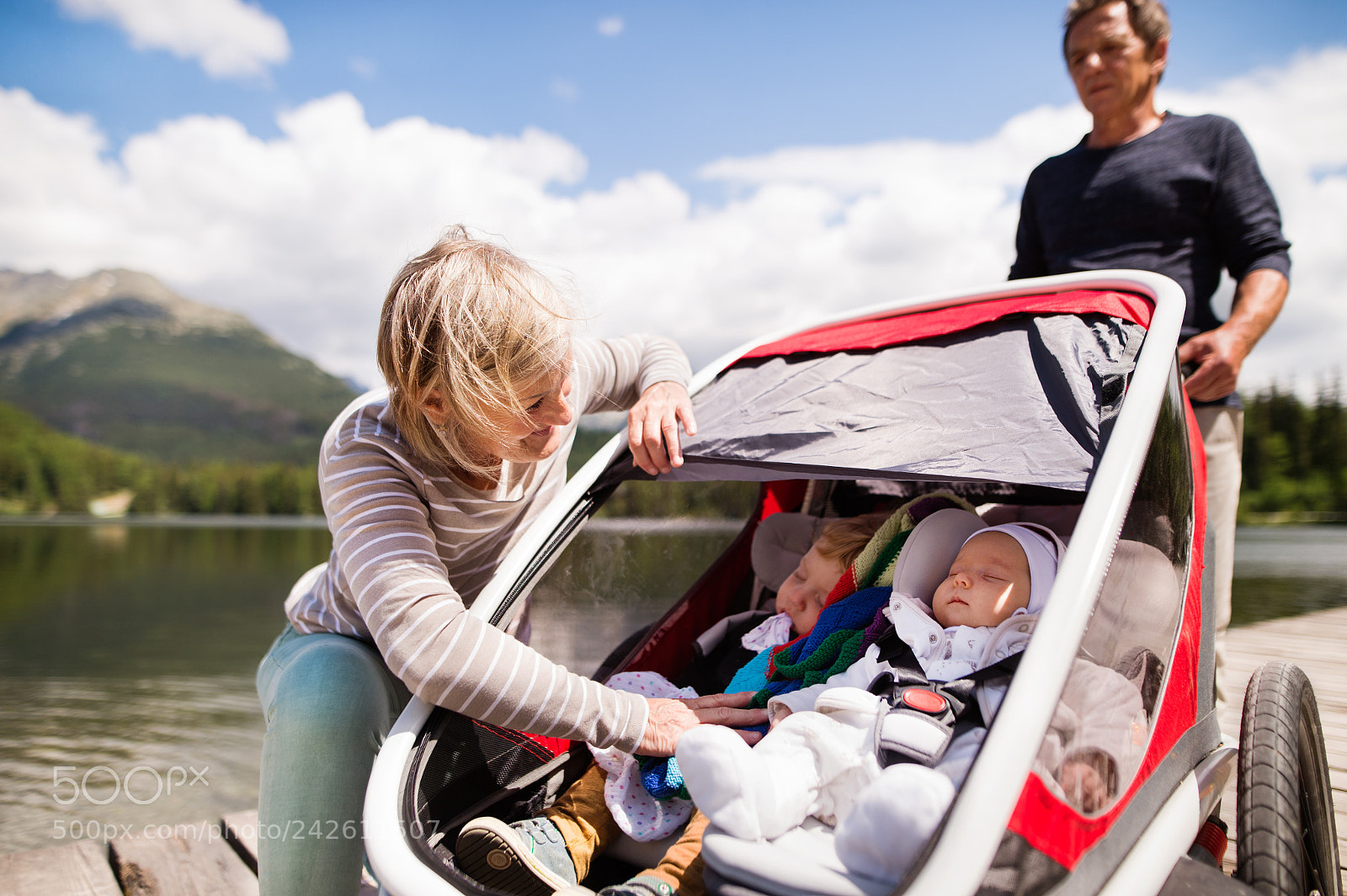 Nikon D4S sample photo. Senior couple with grandchildren photography