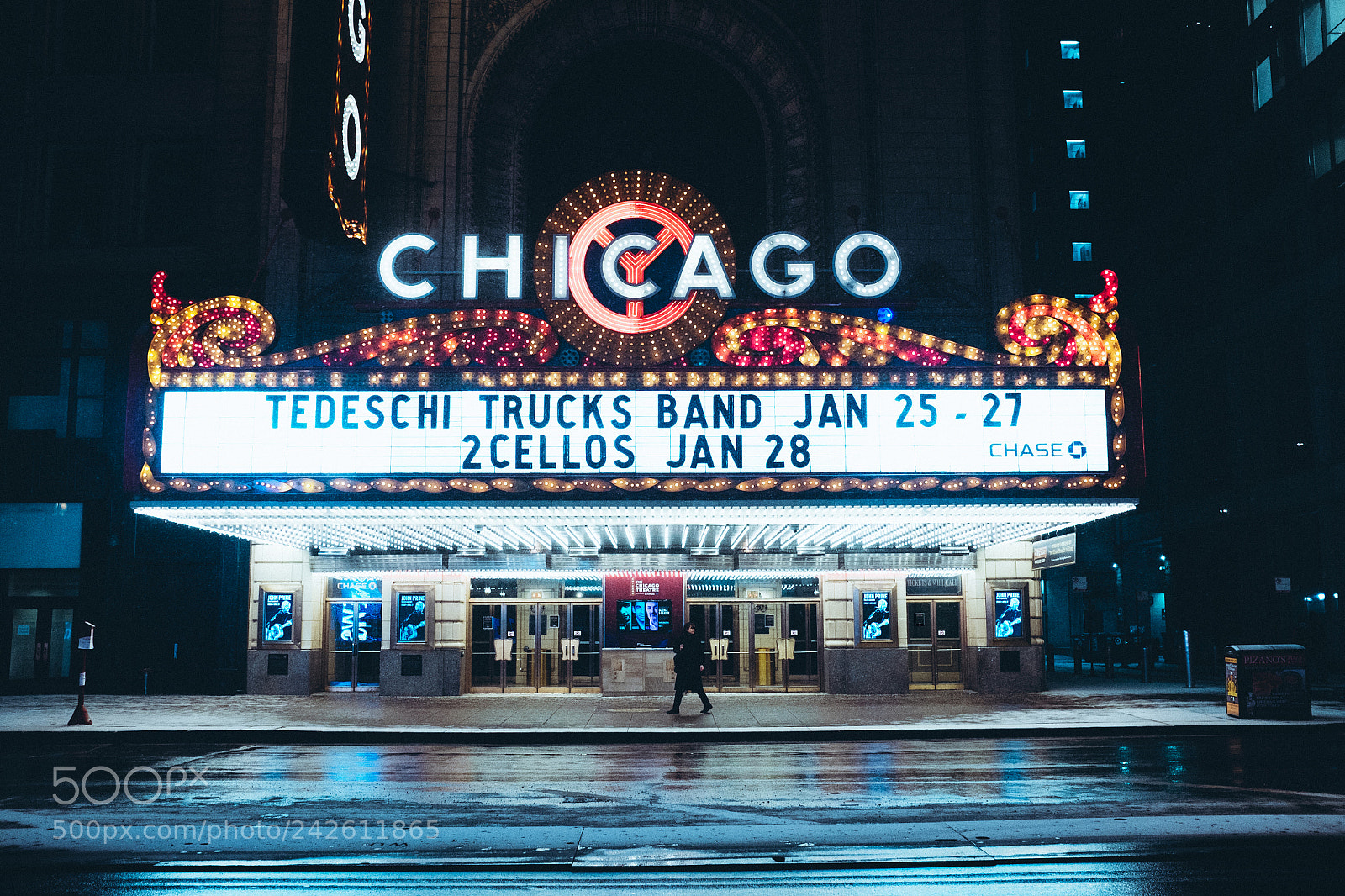 Fujifilm X100T sample photo. Chicago theater photography