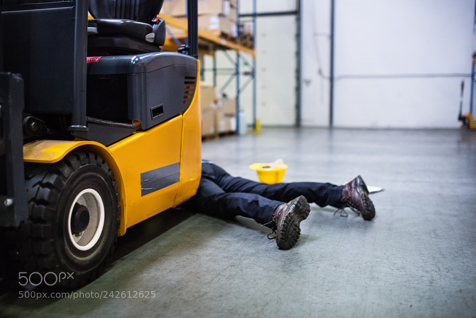Nikon D5 sample photo. Warehouse worker after an photography