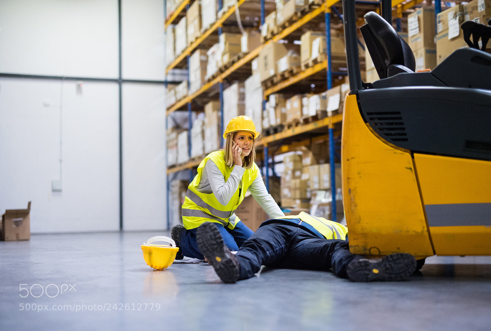 Nikon D5 sample photo. Warehouse workers after an photography
