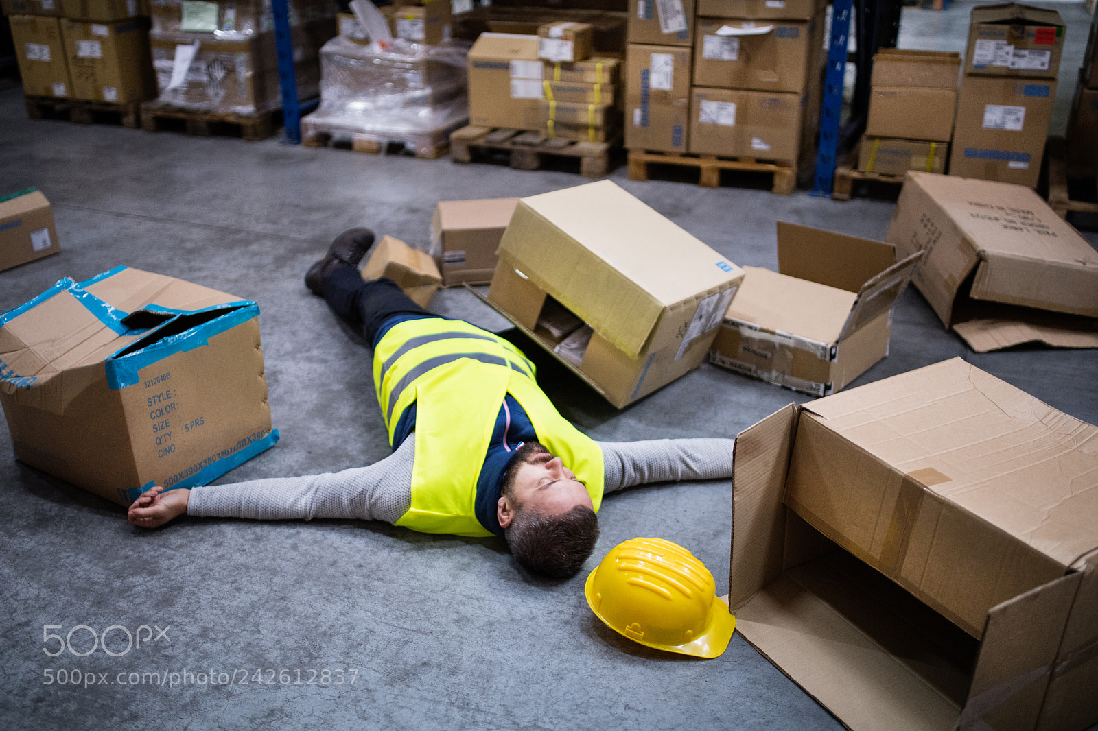 Nikon D5 sample photo. Warehouse worker after an photography