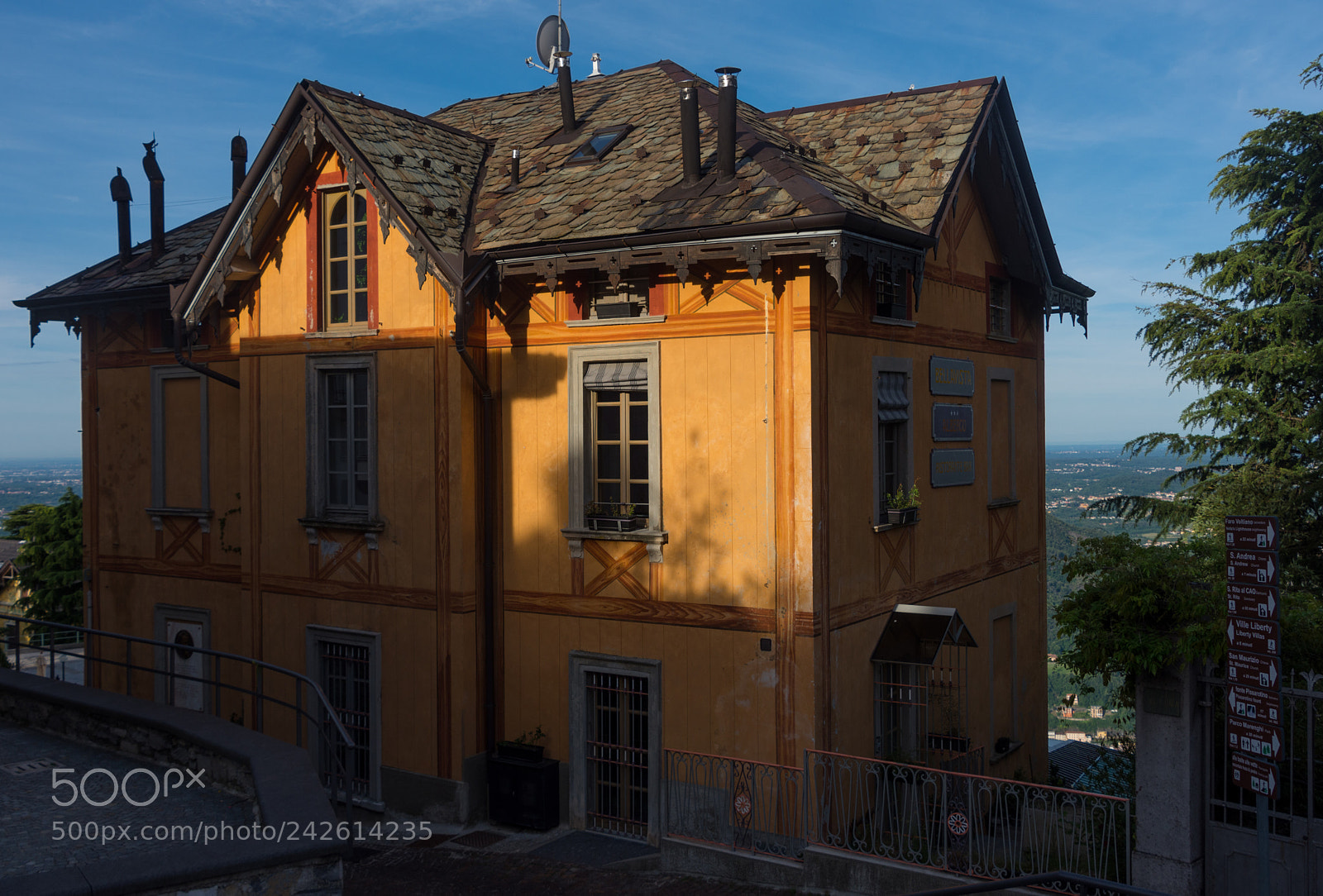 Nikon D7200 sample photo. Brunate, como photography