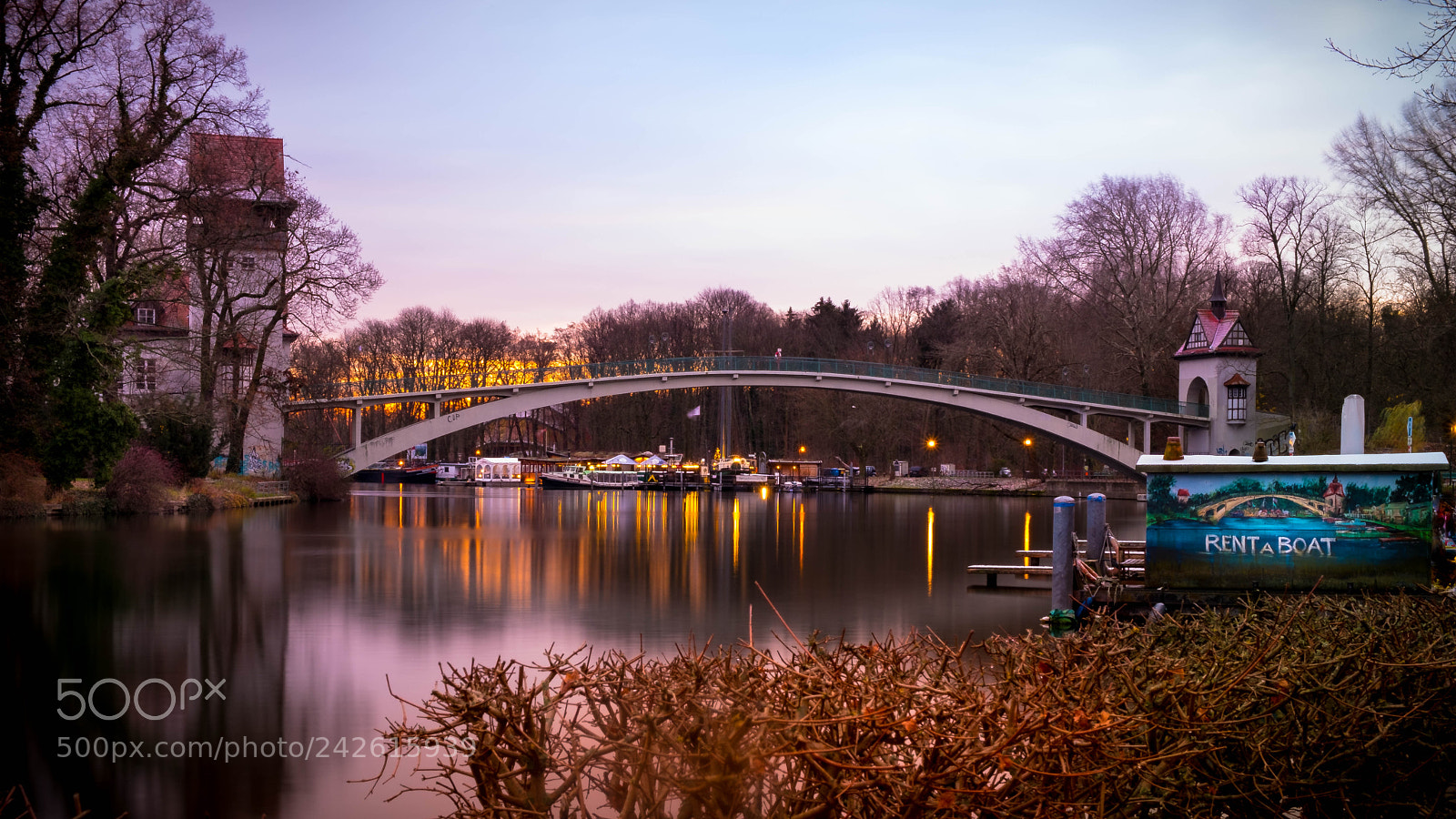 Fujifilm X-T20 sample photo. Rent a boat photography