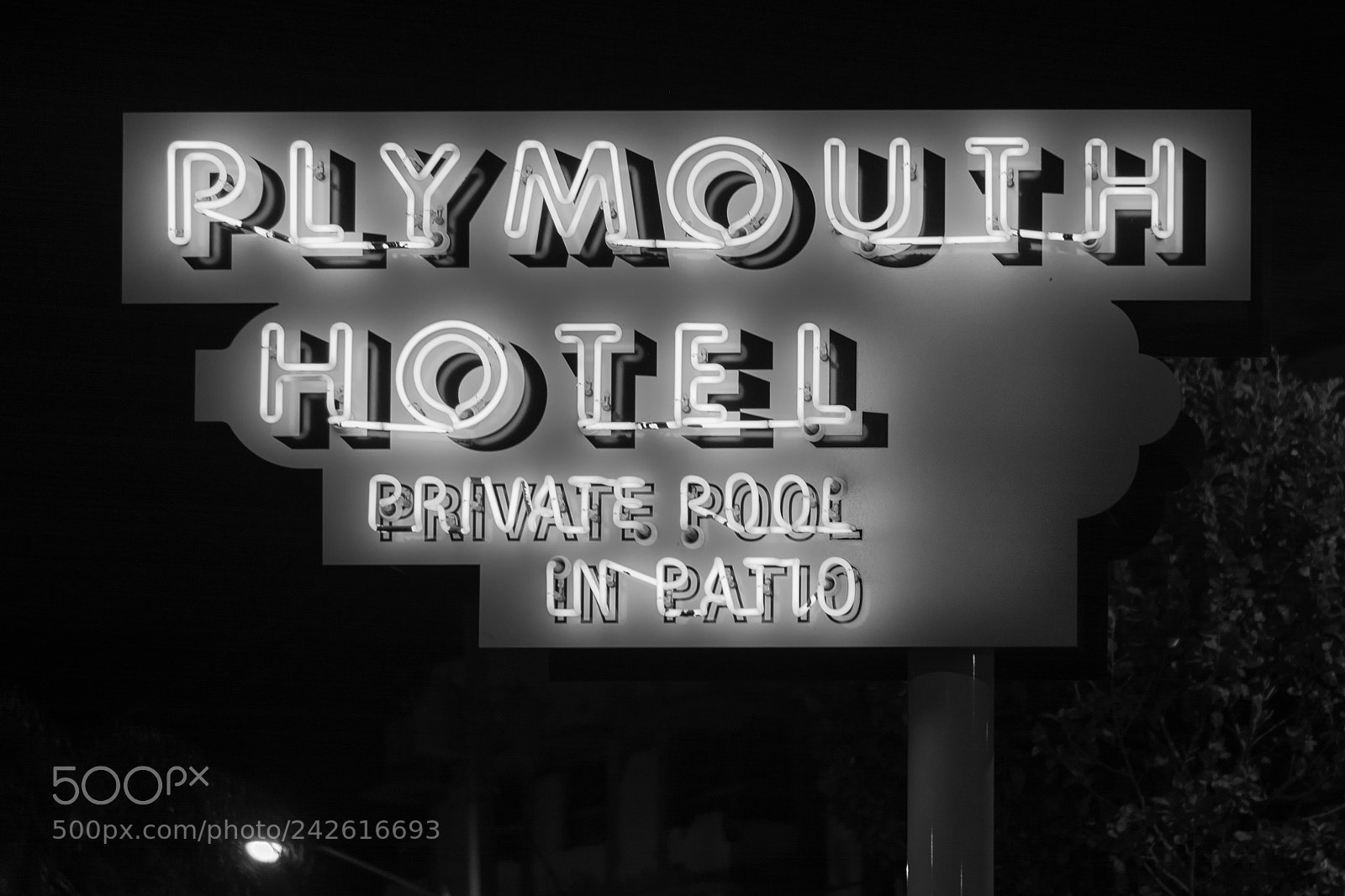 Nikon D7100 sample photo. Plymouth hotel sign photography