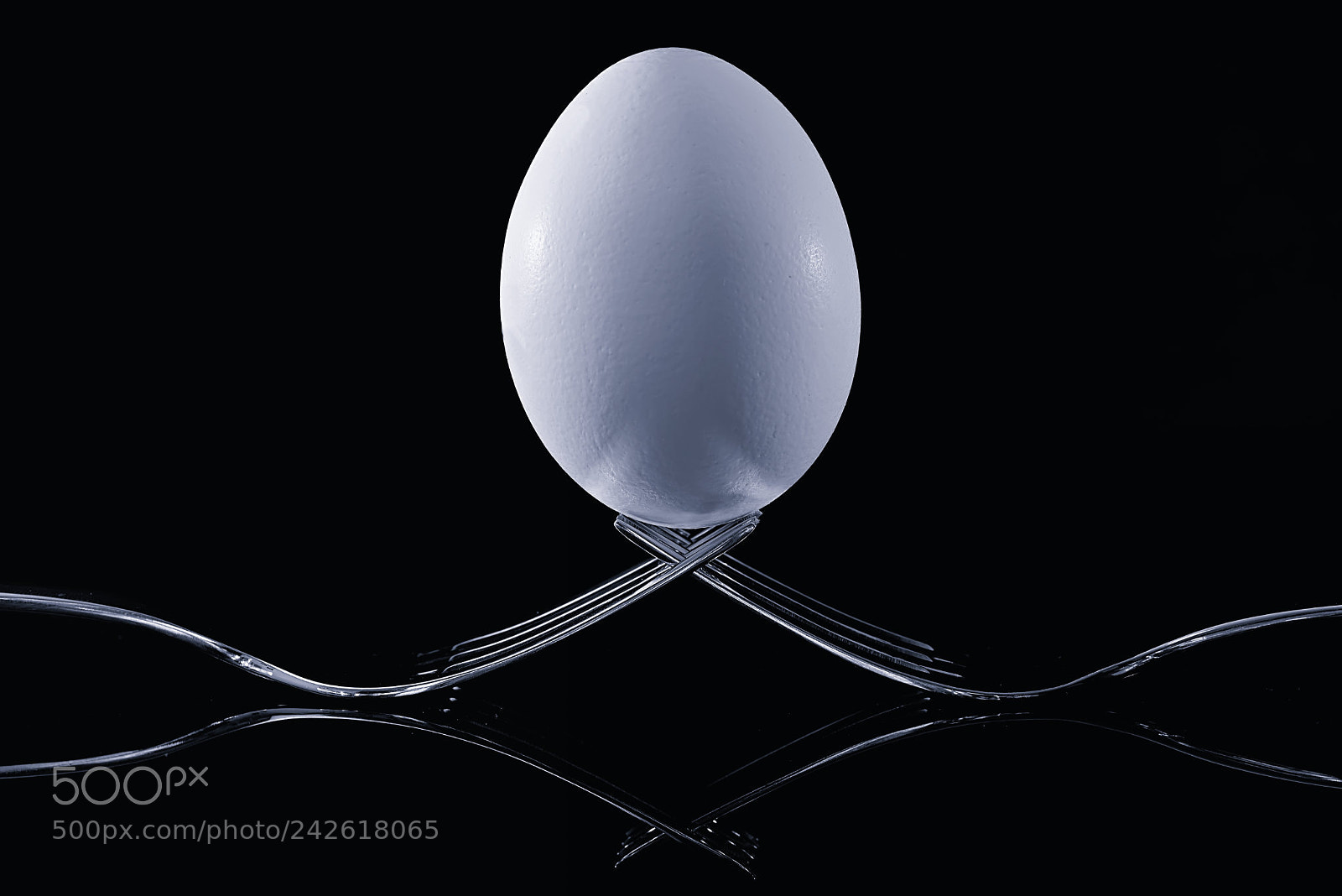 Canon EOS 750D (EOS Rebel T6i / EOS Kiss X8i) sample photo. Easter egg photography