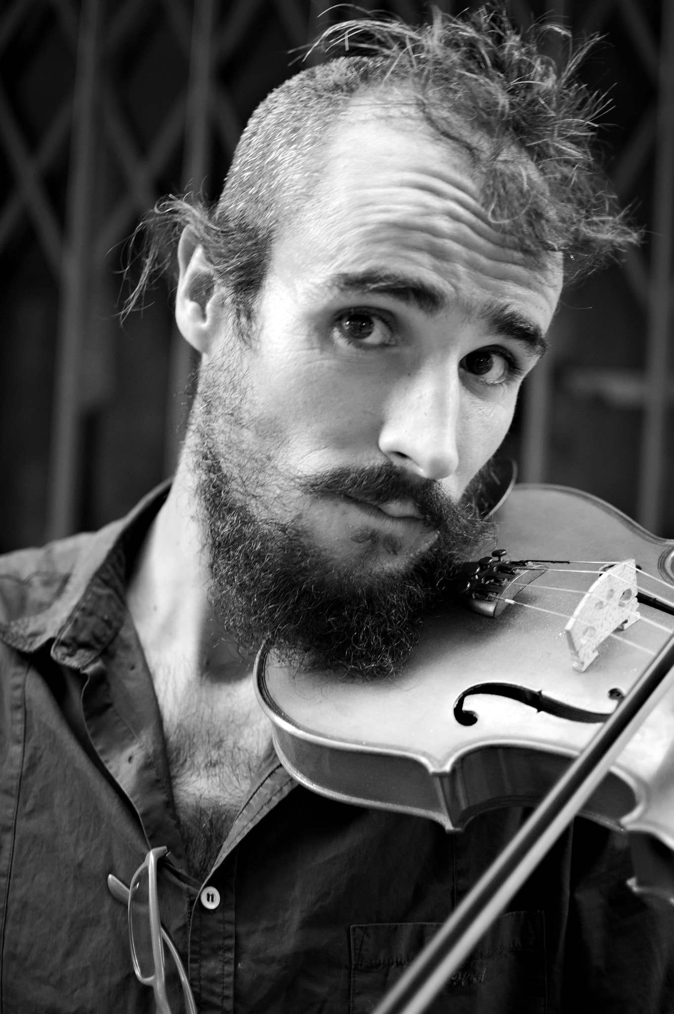 Nikon D90 + Nikon AF-S DX Nikkor 35mm F1.8G sample photo. Street violonist of saint jean, lyon (france) photography