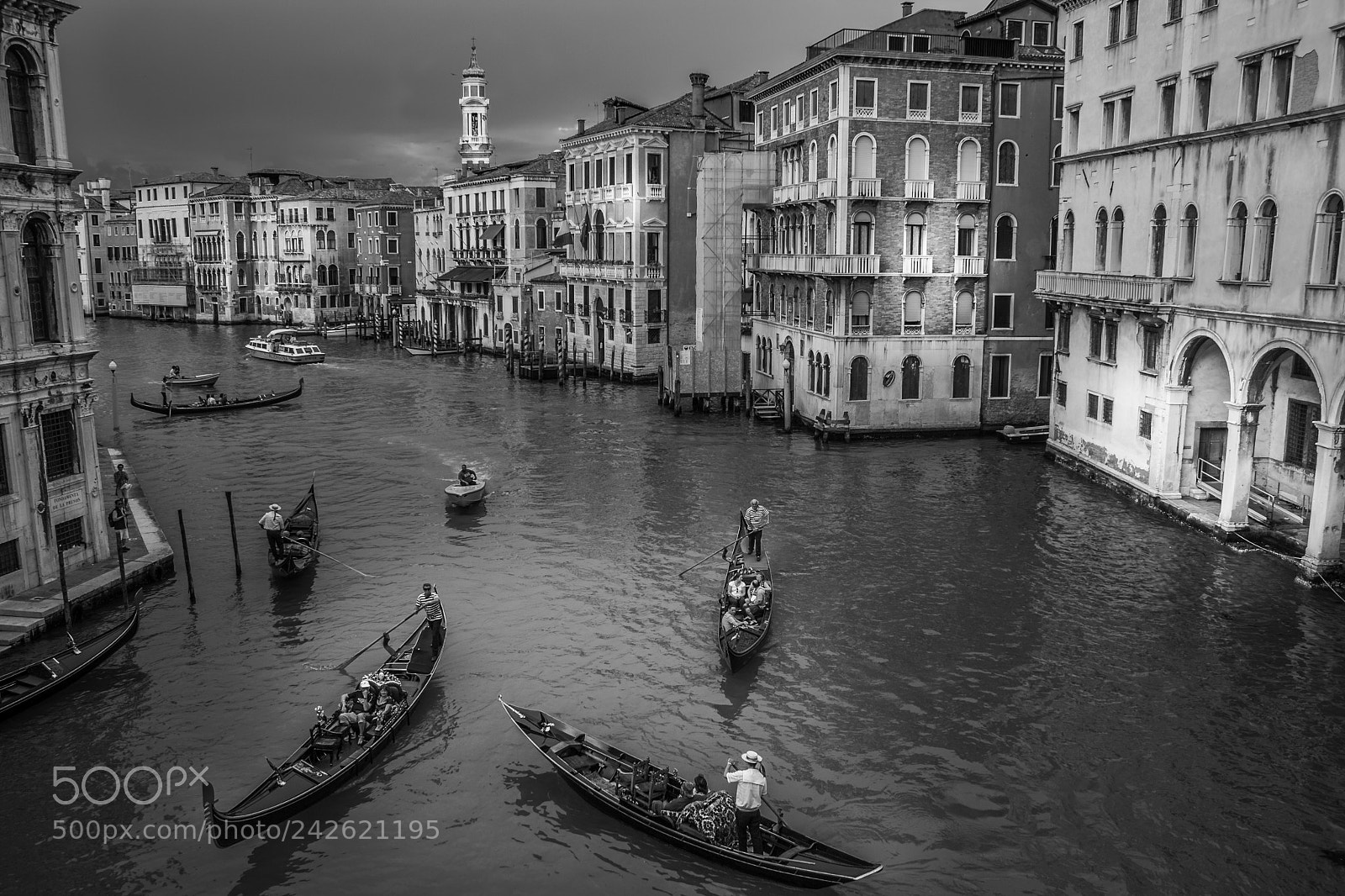 Canon EOS 1000D (EOS Digital Rebel XS / EOS Kiss F) sample photo. Grand canal photography