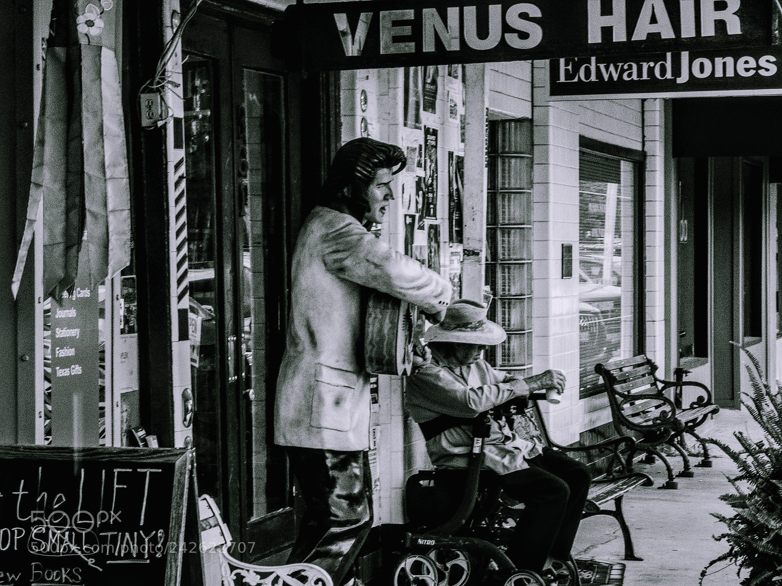 Fujifilm X10 sample photo. Passing time photography