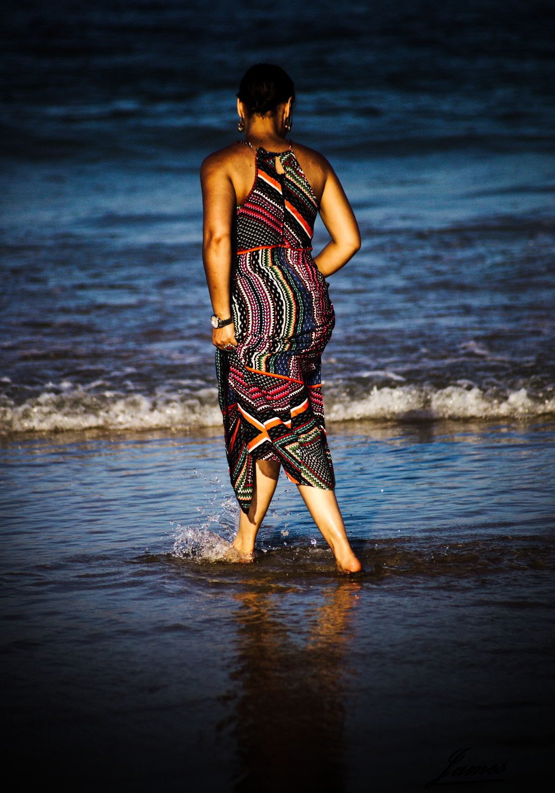 Canon EOS 5D Mark II + Sigma 70-300mm F4-5.6 APO DG Macro sample photo. Carmen walking on beach photography