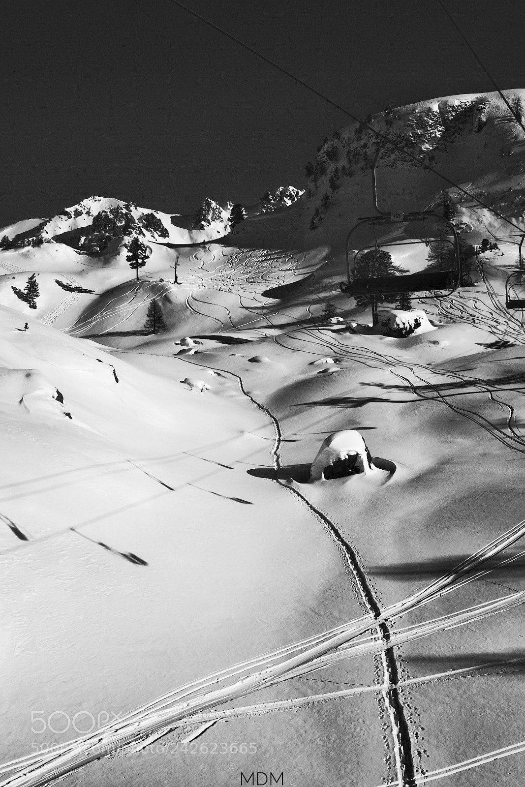 Fujifilm X100F sample photo. Stripes and snow photography