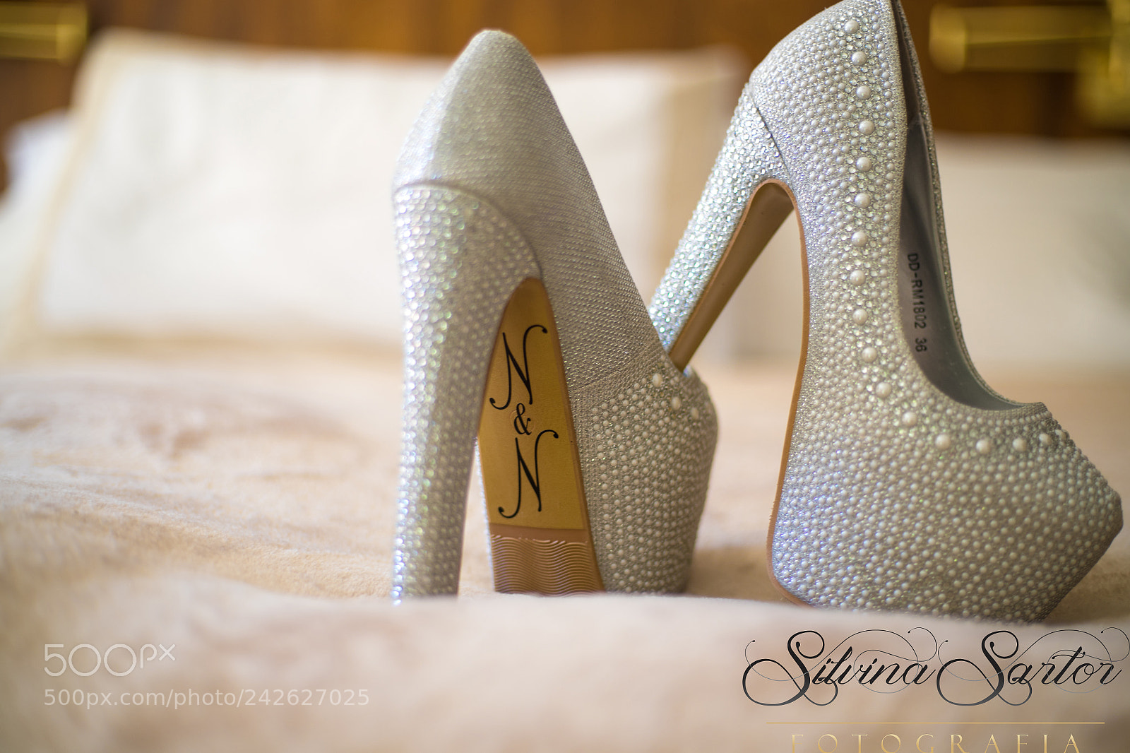 Canon EOS-1D X Mark II sample photo. Zapatos de la novia photography