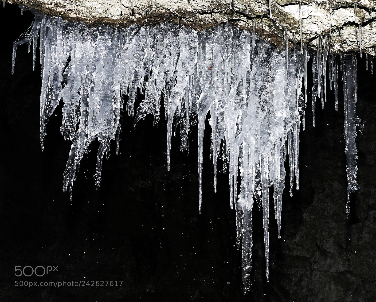 Panasonic Lumix DMC-FZ1000 sample photo. Icicles melting fast photography