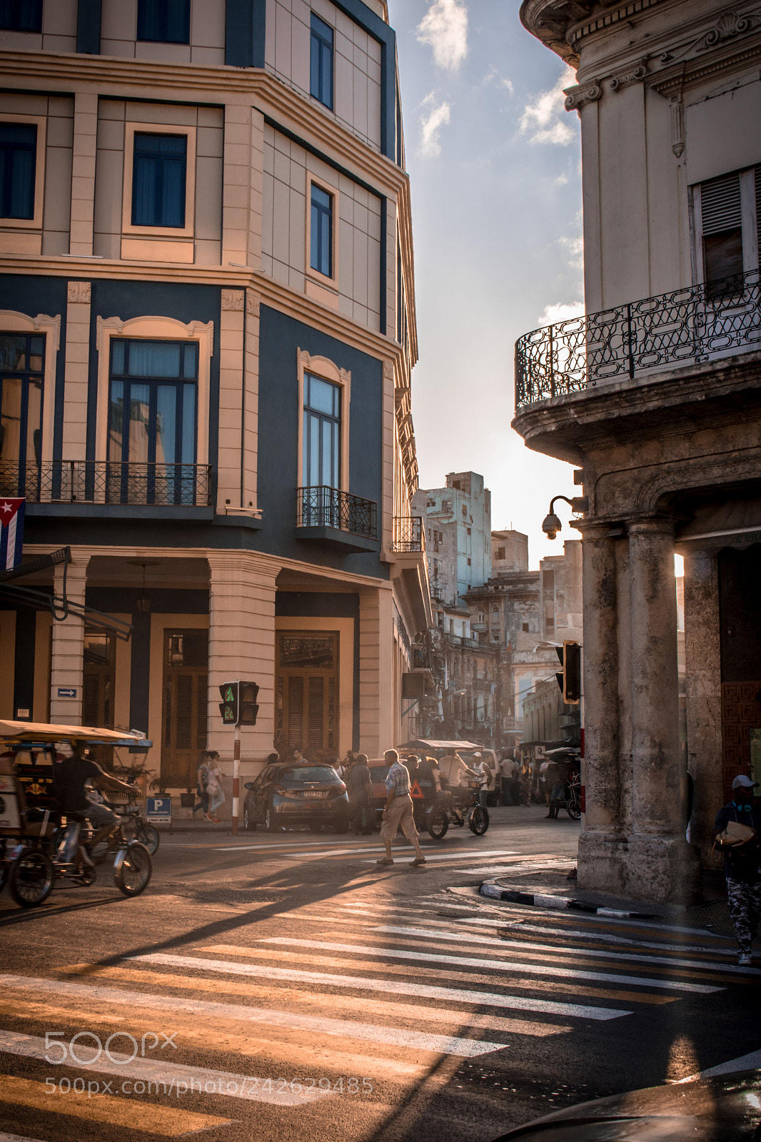 Canon EOS 750D (EOS Rebel T6i / EOS Kiss X8i) sample photo. Neptuno y prado pt.2 photography