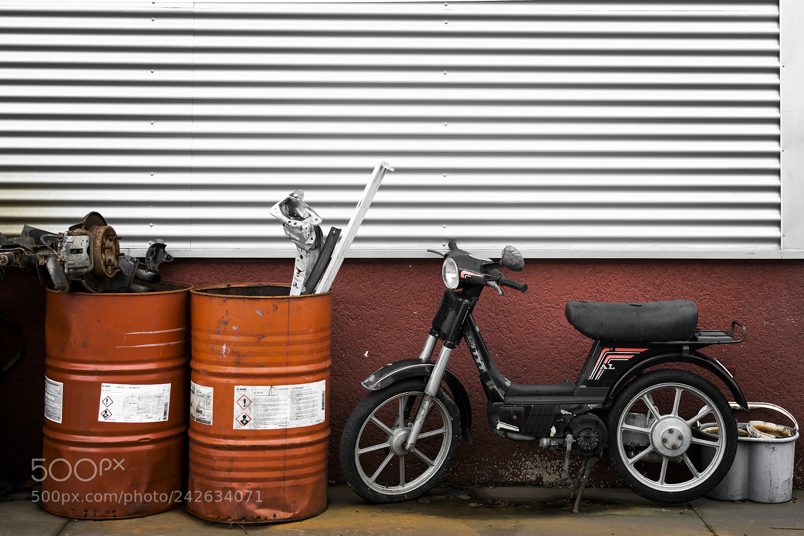 Nikon D3100 sample photo. The mechanic photography