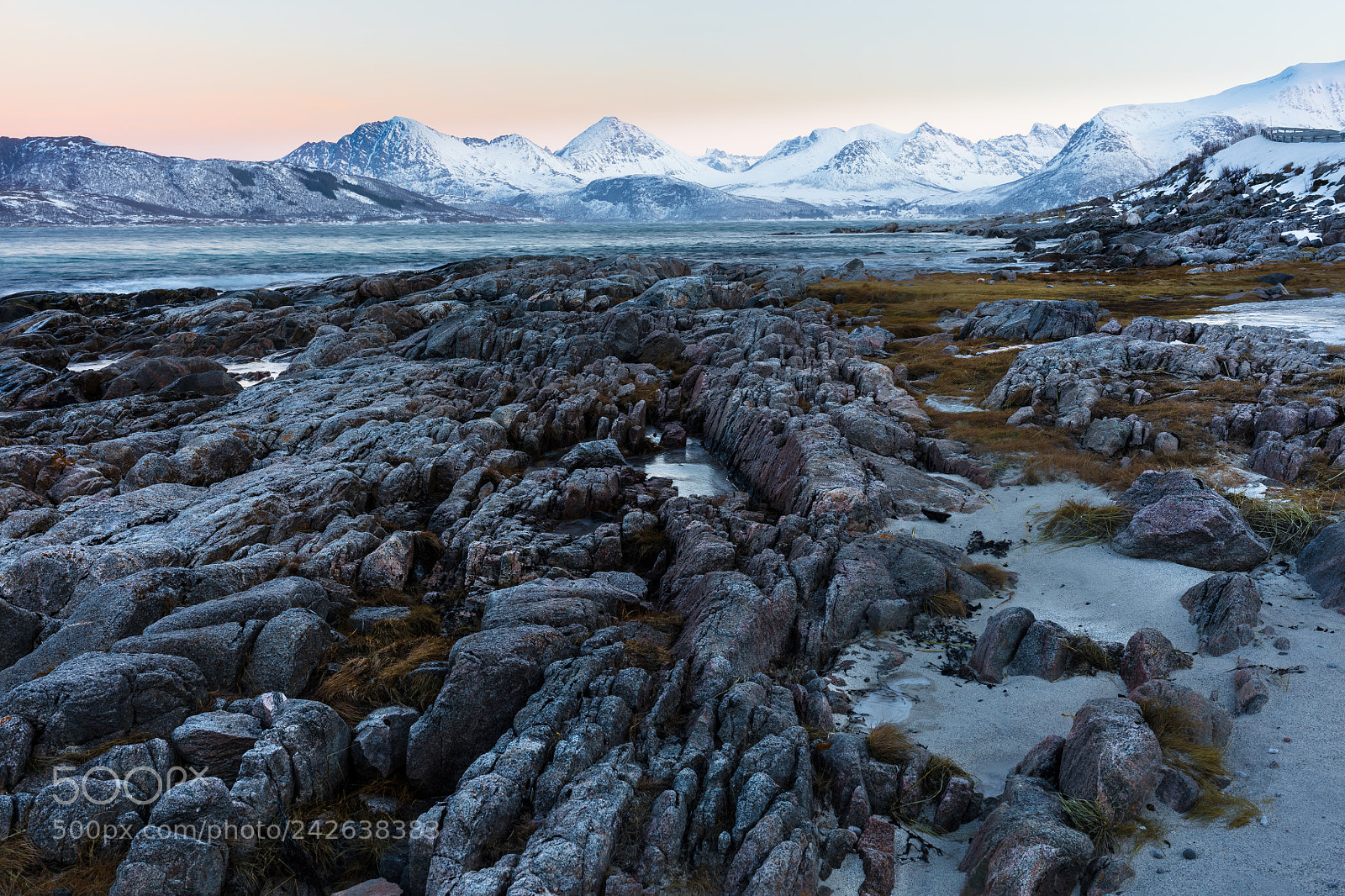 Canon EOS 5DS R sample photo. Winterly beach photography