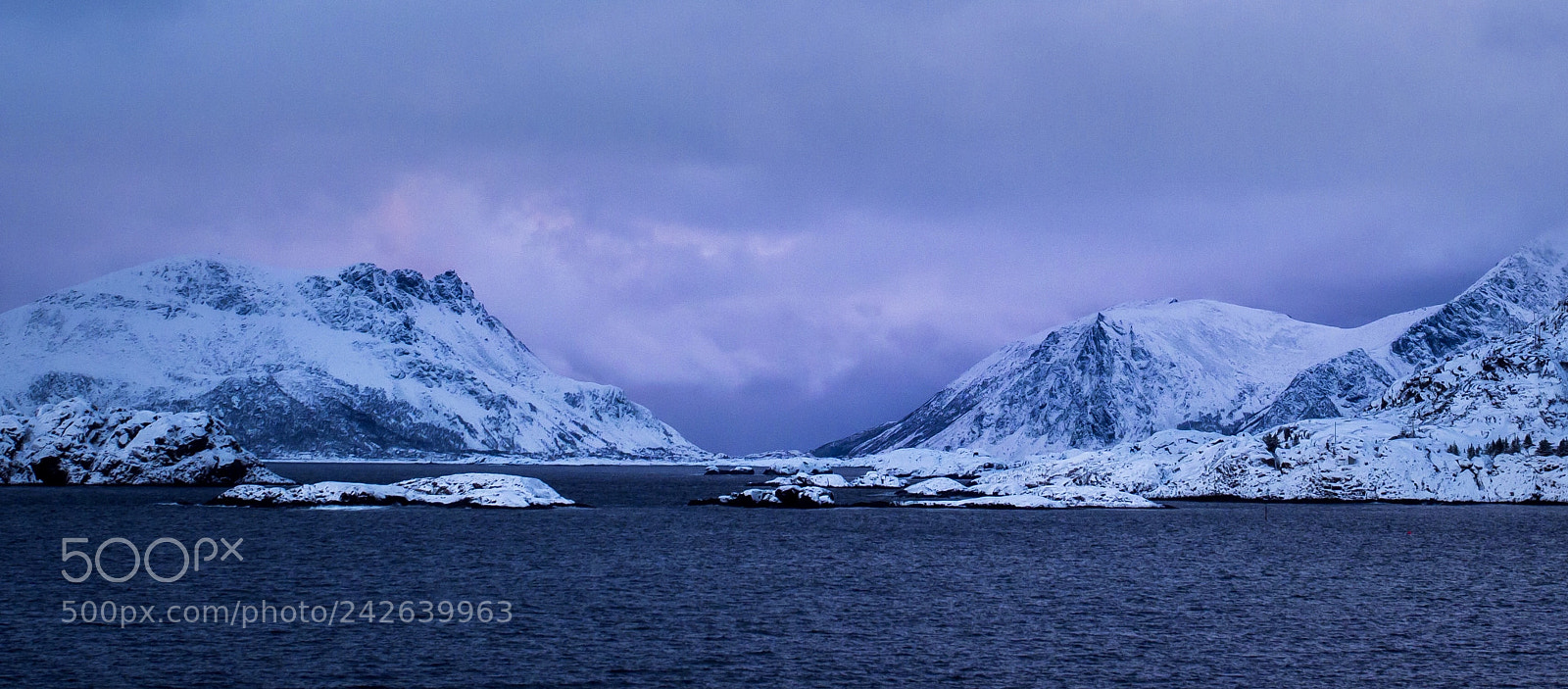 Olympus OM-D E-M5 sample photo. Hennigsvaer photography
