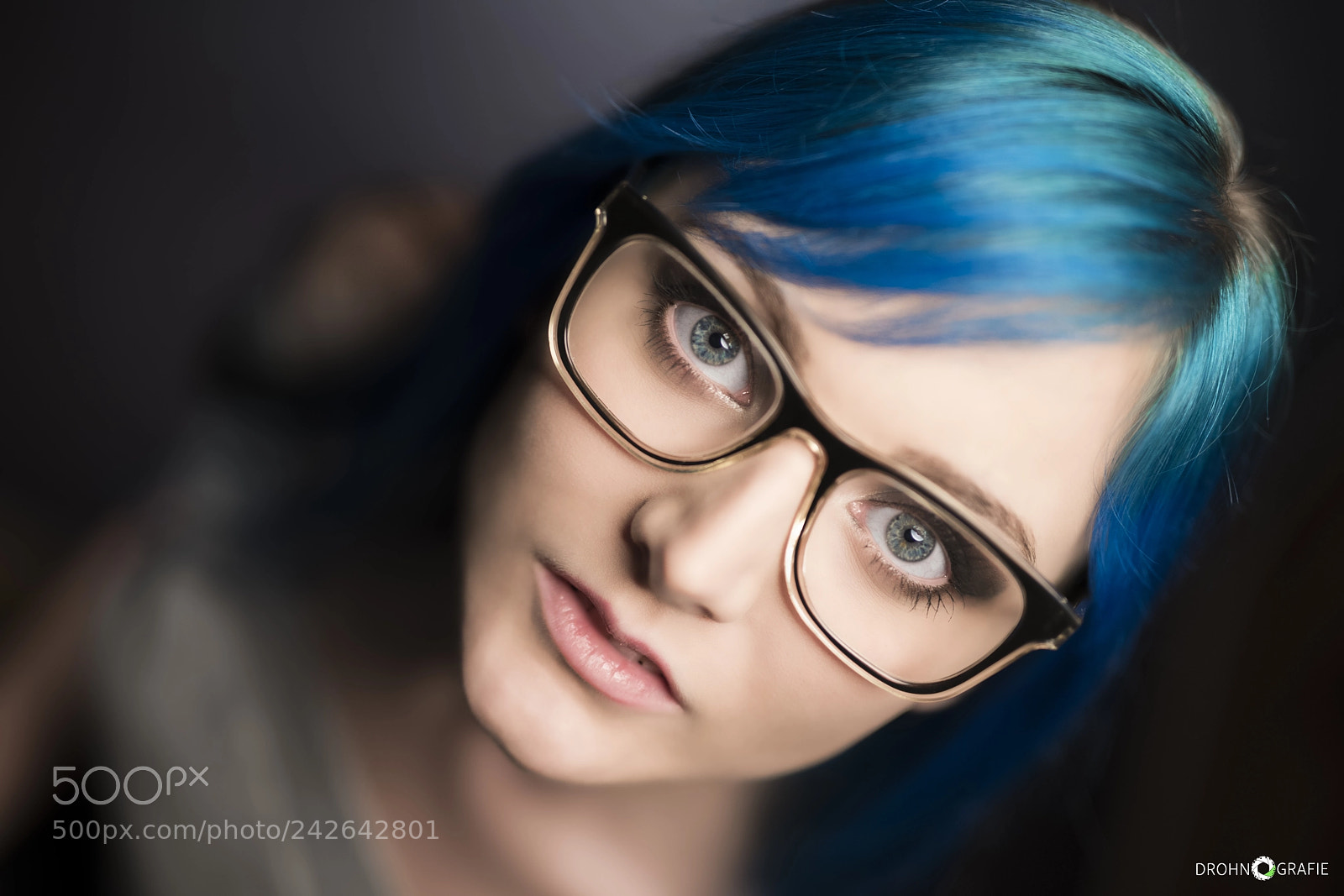 Nikon D850 sample photo. <<< blue glasses >>> photography