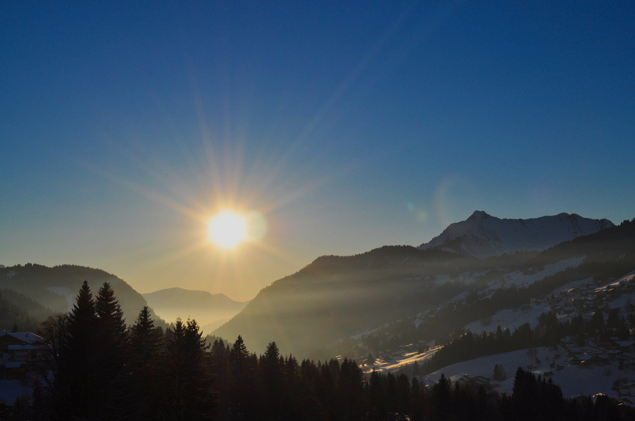 Nikon D5000 sample photo. Sunset on the mountains photography
