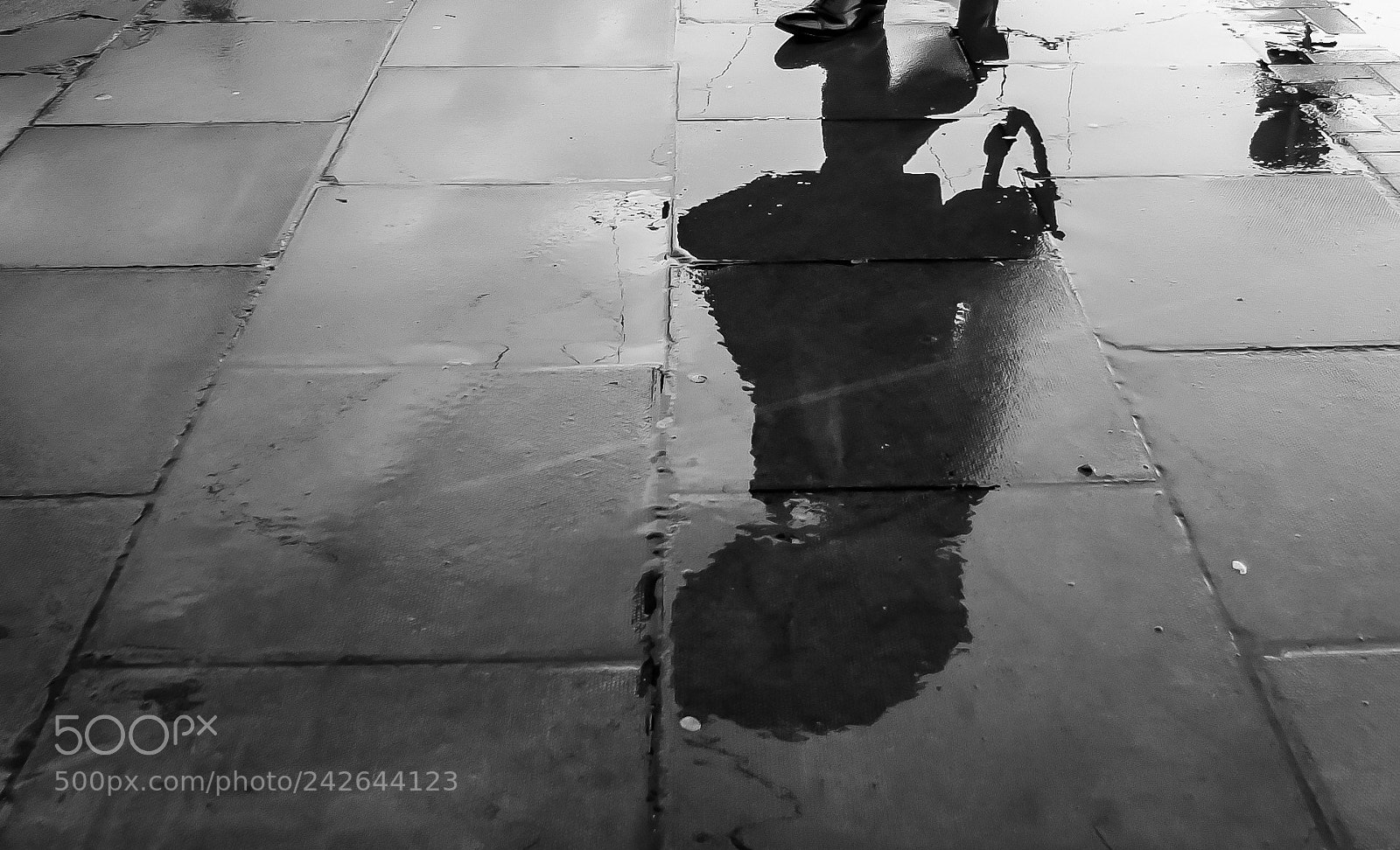Fujifilm X10 sample photo. Reflect photography