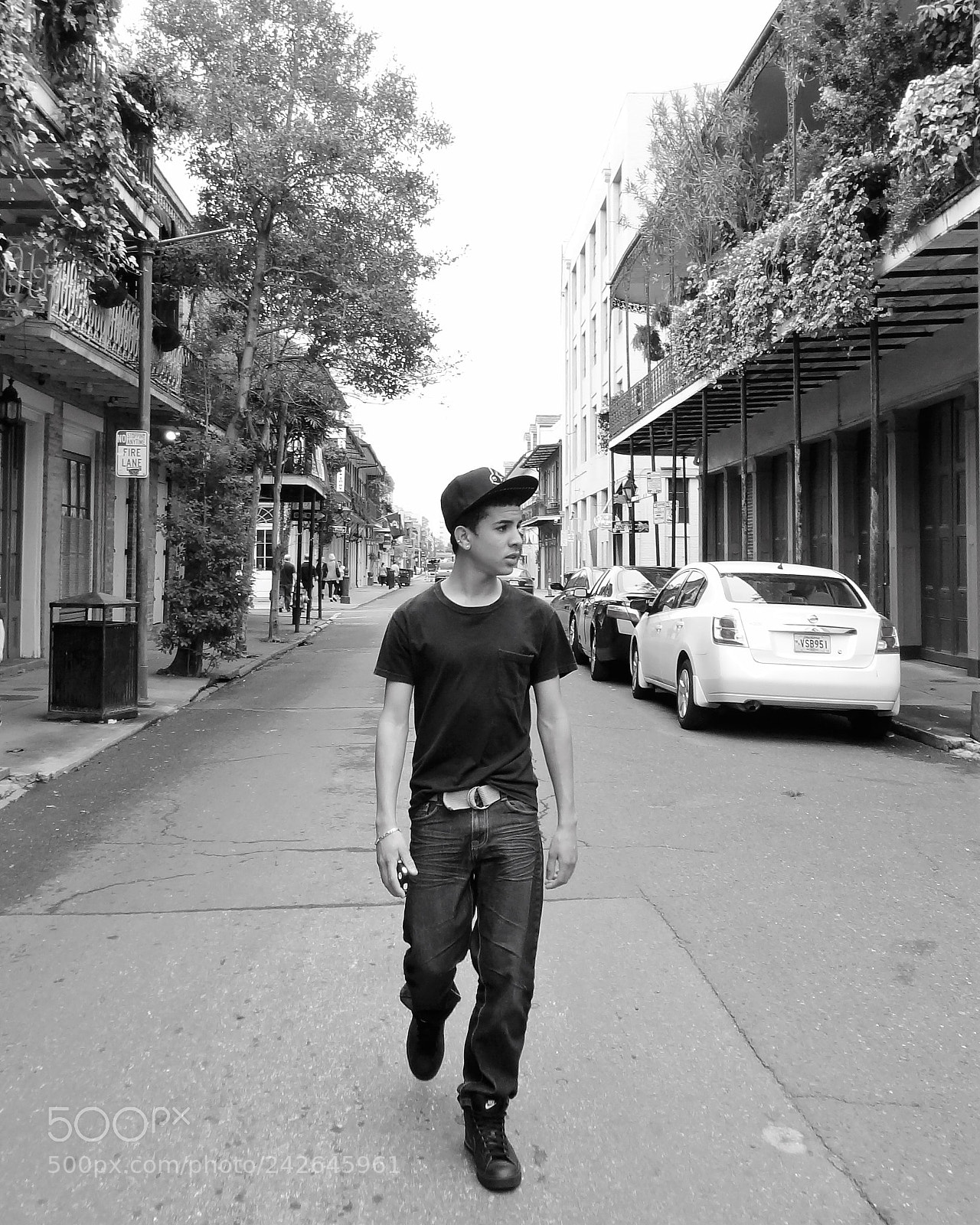 Sony Cyber-shot DSC-HX9V sample photo. Dj on the streets photography