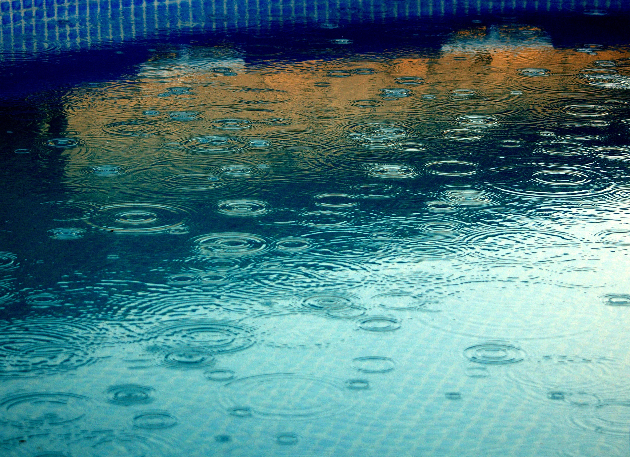 Rain pool. Дождь на пляже. Адводы. Ад под водой. Водный ад.