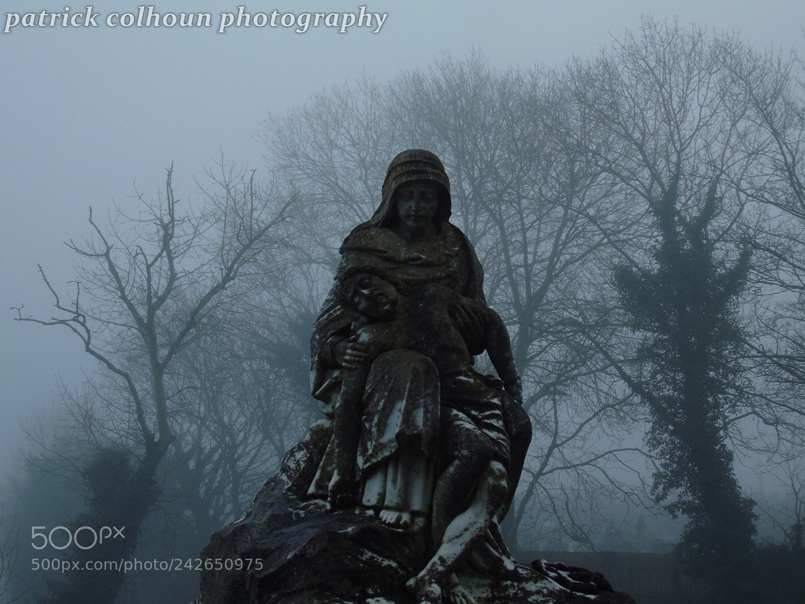 Sony Cyber-shot DSC-H400 sample photo. Old graveyard photography