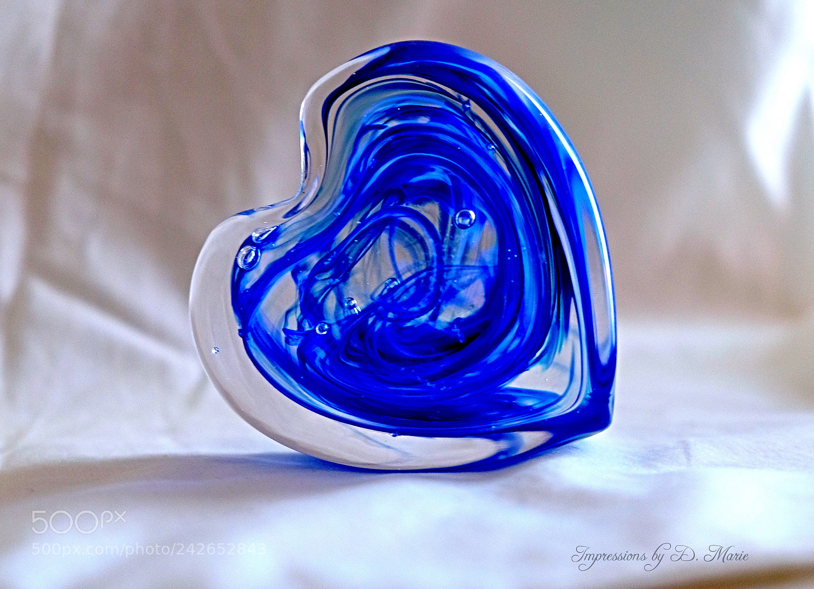 Fujifilm X-T10 sample photo. Blown glass heart photography