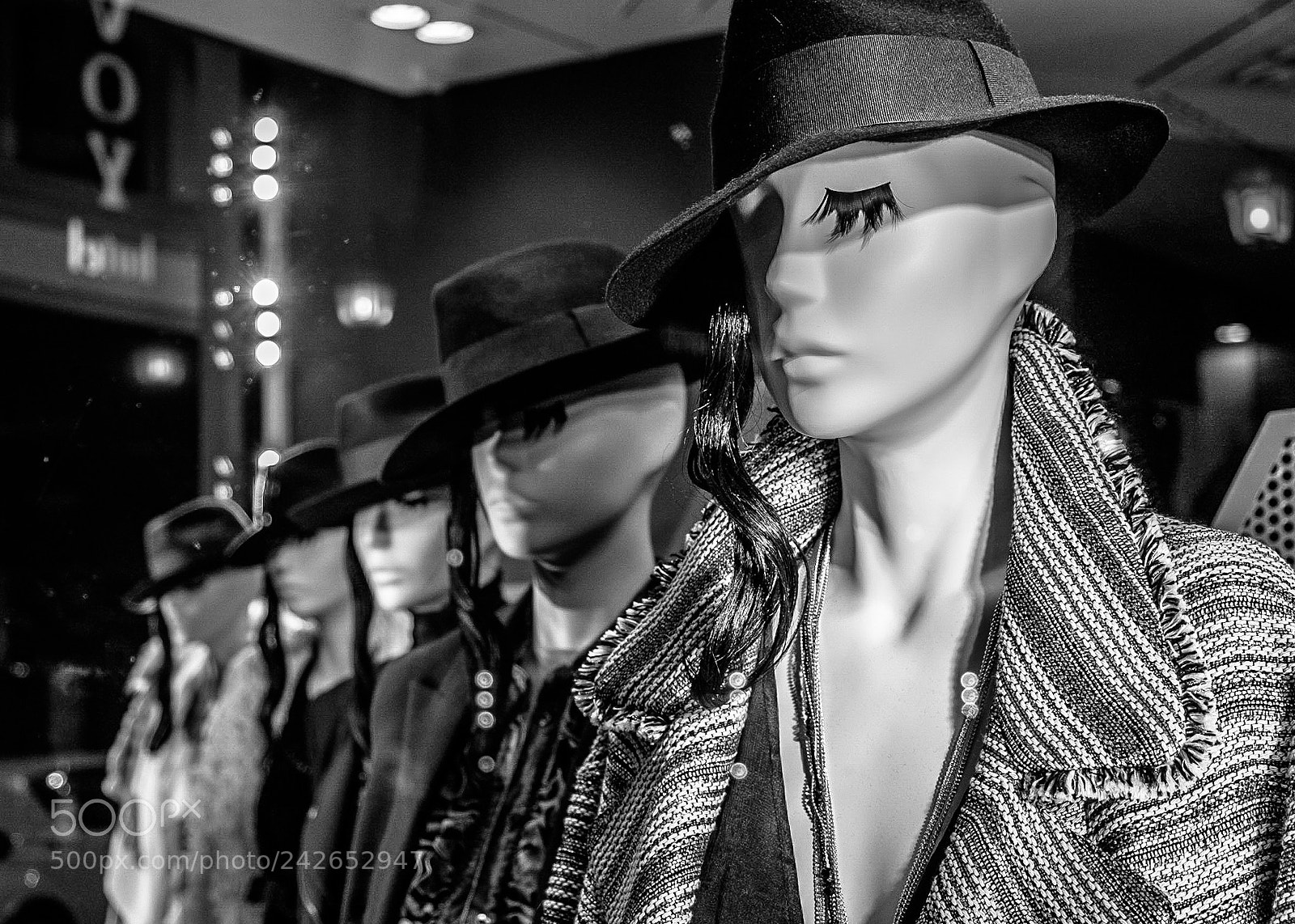 Fujifilm X-T1 sample photo. Shop window photography