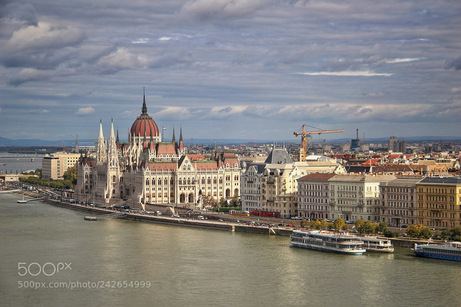 Canon EOS 100D (EOS Rebel SL1 / EOS Kiss X7) sample photo. Budapest over the danube photography